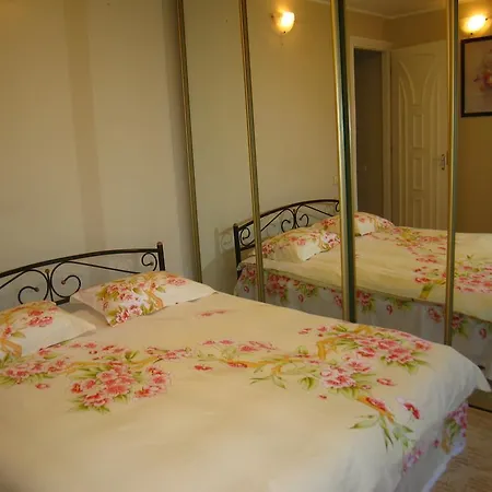 Service Predslava On Antonovicha Street 3*