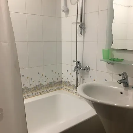 Service Predslava On Antonovicha Street 3*