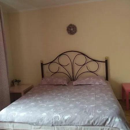 Aparthotel Service Predslava On Antonovicha Street Kyiv
